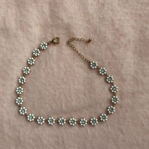 Daisy Choker